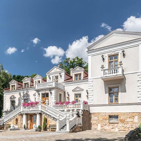 Palac Tarnowskich Hotel & Restauracja & Spa Островец-Свентокшиский Экстерьер фото