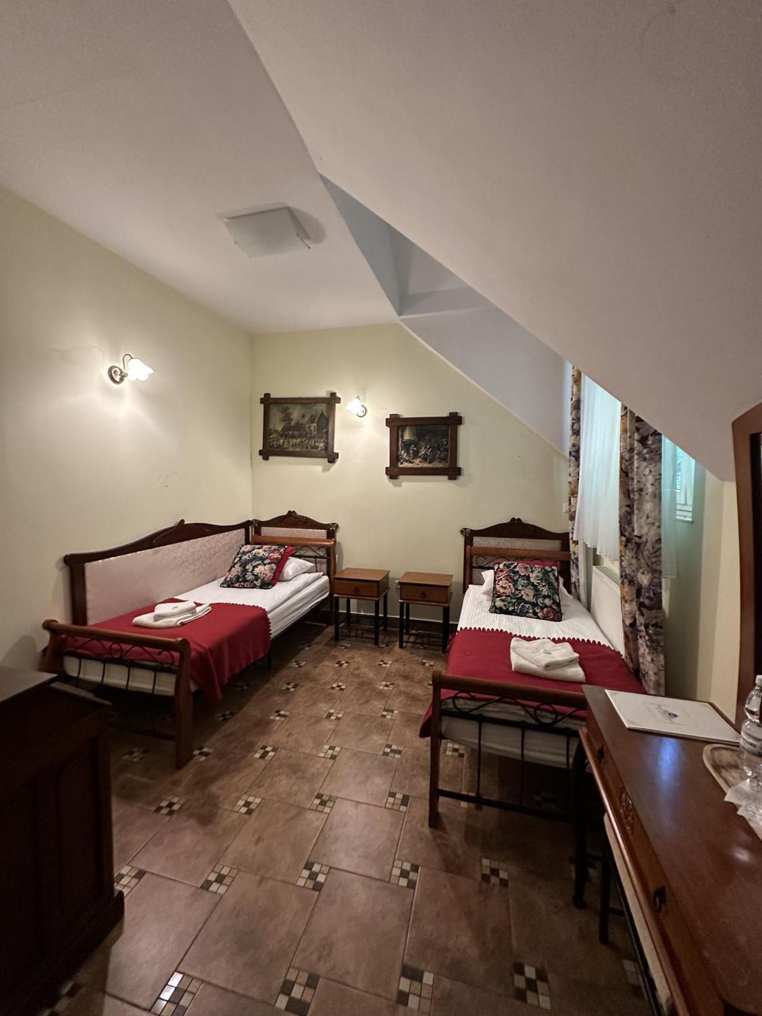 Palac Tarnowskich Hotel & Restauracja & Spa Островец-Свентокшиский Экстерьер фото