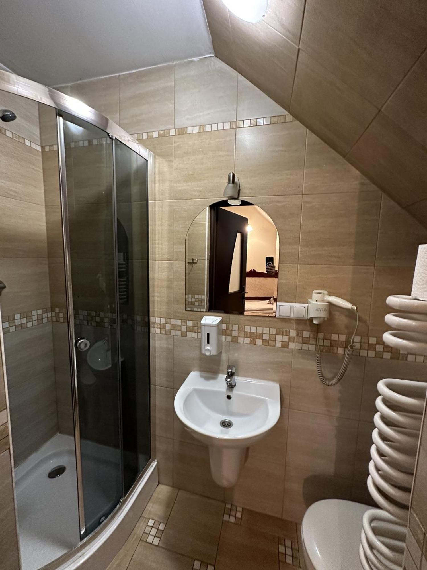 Palac Tarnowskich Hotel & Restauracja & Spa Островец-Свентокшиский Экстерьер фото